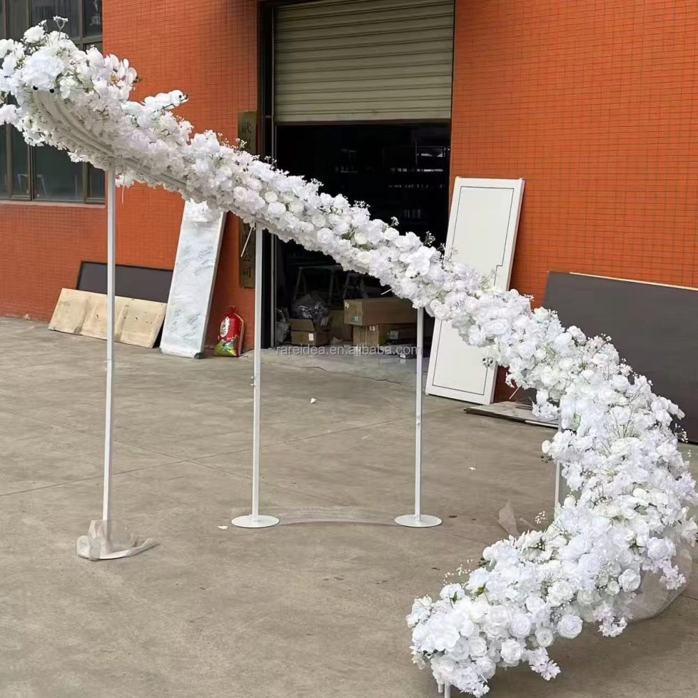Modern Curved Frame – Bespoke Wedding & Party Styling